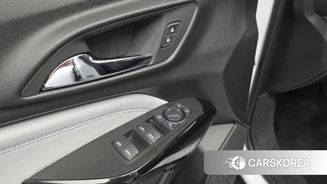 Chevrolet (GM Daewoo) Trax Crossover 2023 Белый из Кореи, фото 4
