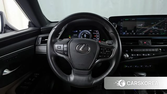 Lexus ES300h 7th generation 2024 Белый из Кореи, фото 4