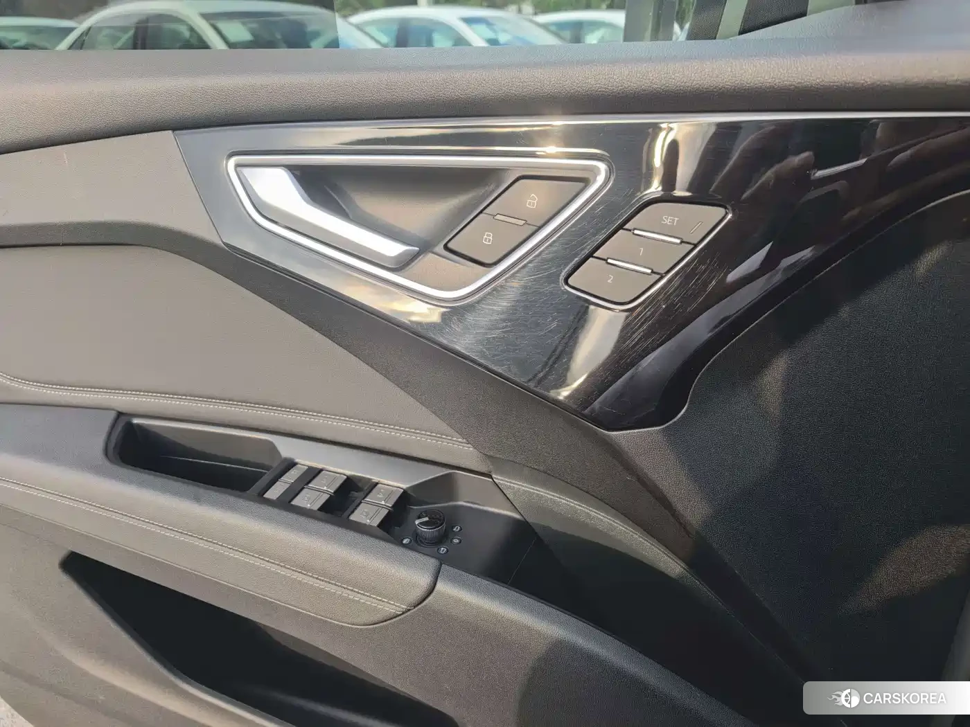 Audi Q4 e-tron 2023 Silver/gray из Китая, фото 4