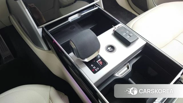 Land Rover Range Rover 5th Generation 2026 Белый из Кореи, фото 4