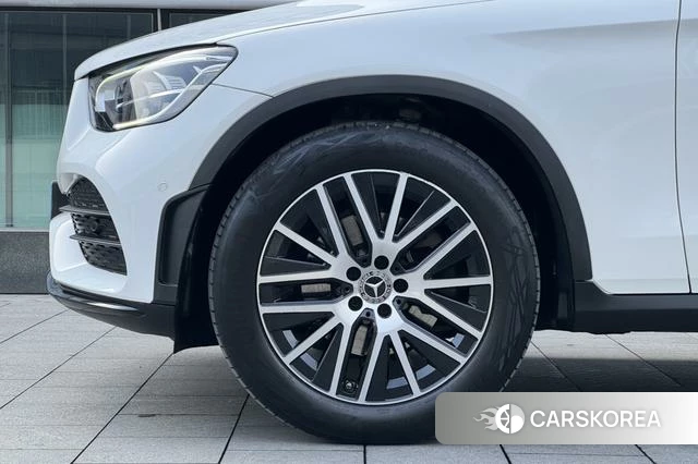 Mercedes-Benz GLC Coupe 2023 Белый из Китая, фото 4