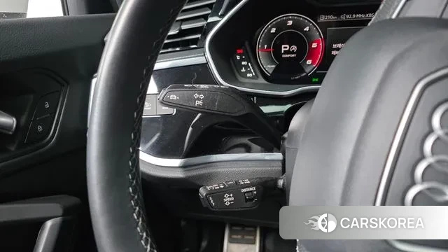 Audi Q3 (F3) 2023 Белый из Кореи, фото 4