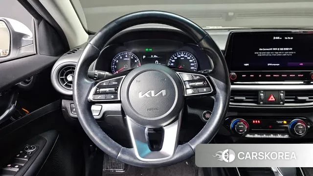 Kia The New K3 2nd generation 2021 Белый из Кореи, фото 4