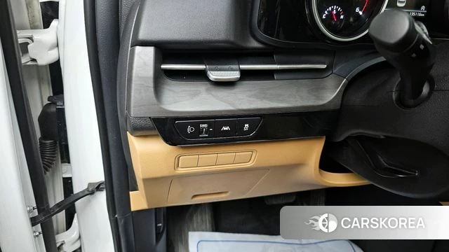 Kia Carnival 4th generation 2023 Белый из Кореи, фото 4