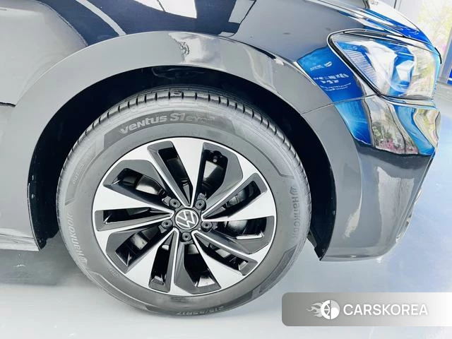 Volkswagen Passat 2023 Черный из Китая, фото 4