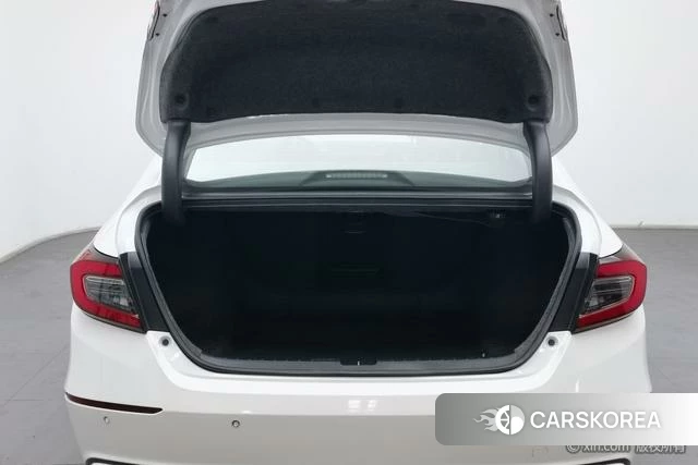 Honda Accord 2023 Белый из Китая, фото 4