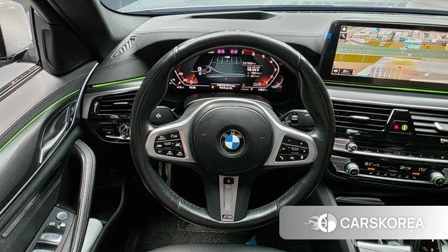 BMW 5 Series (G30) 2022 Серебристо-серый из Кореи, фото 4