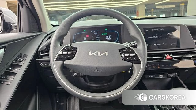 Kia Di Ol Nu Niro 2024 Серебряный из Кореи, фото 4