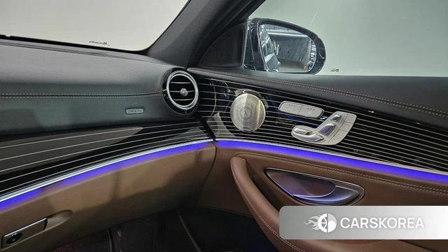 Mercedes-Benz E-Class W213 2022 Серый из Кореи, фото 4