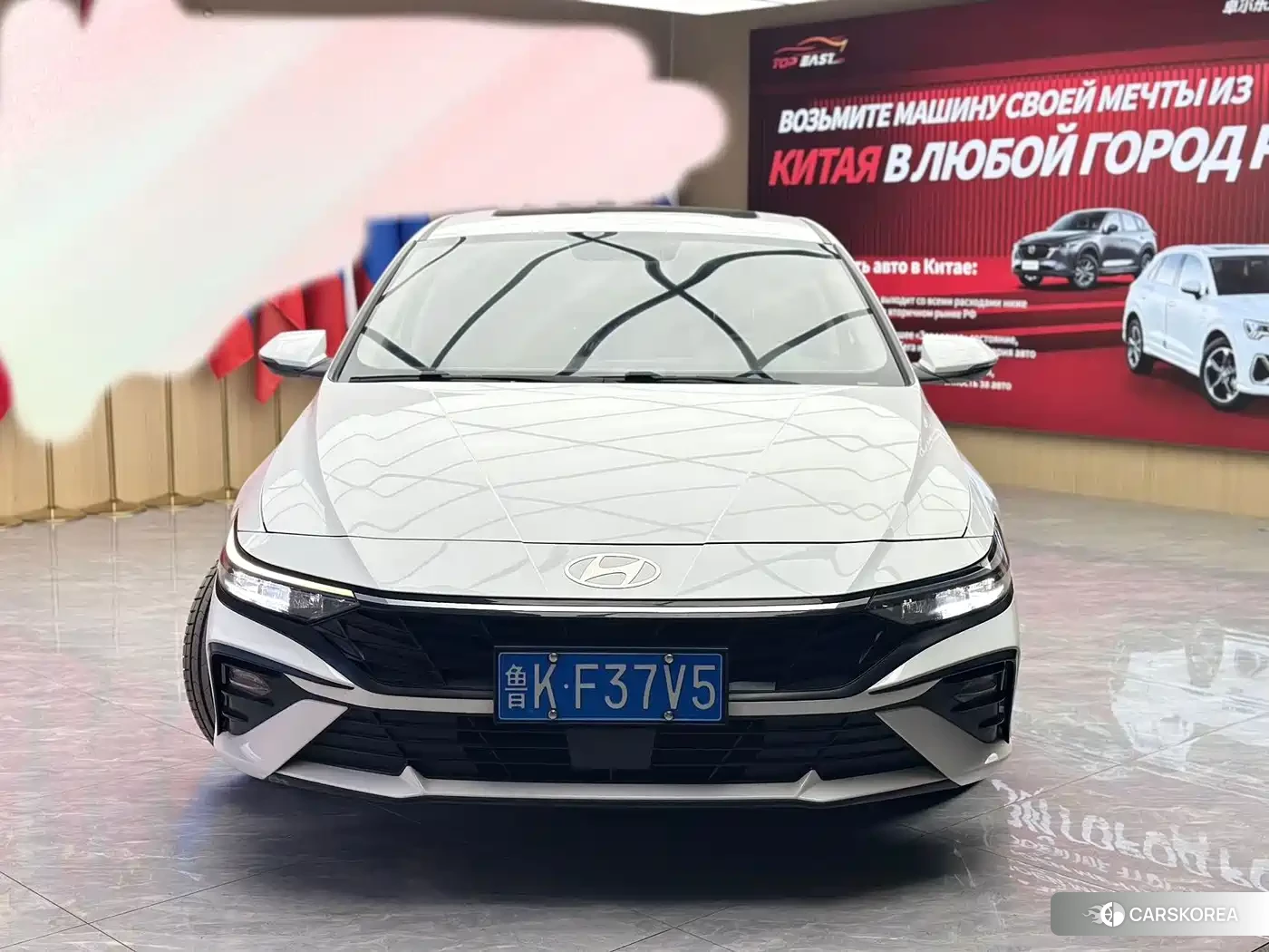 Hyundai Elantra 2023 Белый из Китая, фото 4