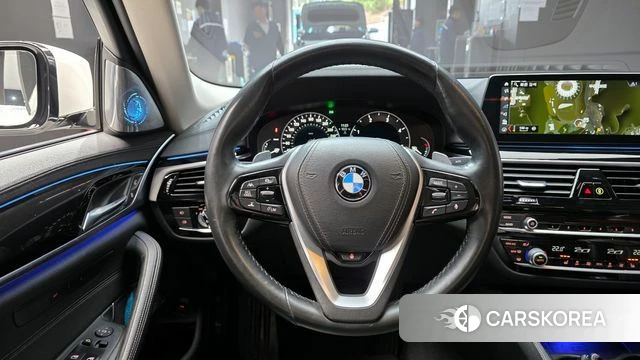 BMW 5 Series (G30) 2018 Белый из Кореи, фото 4