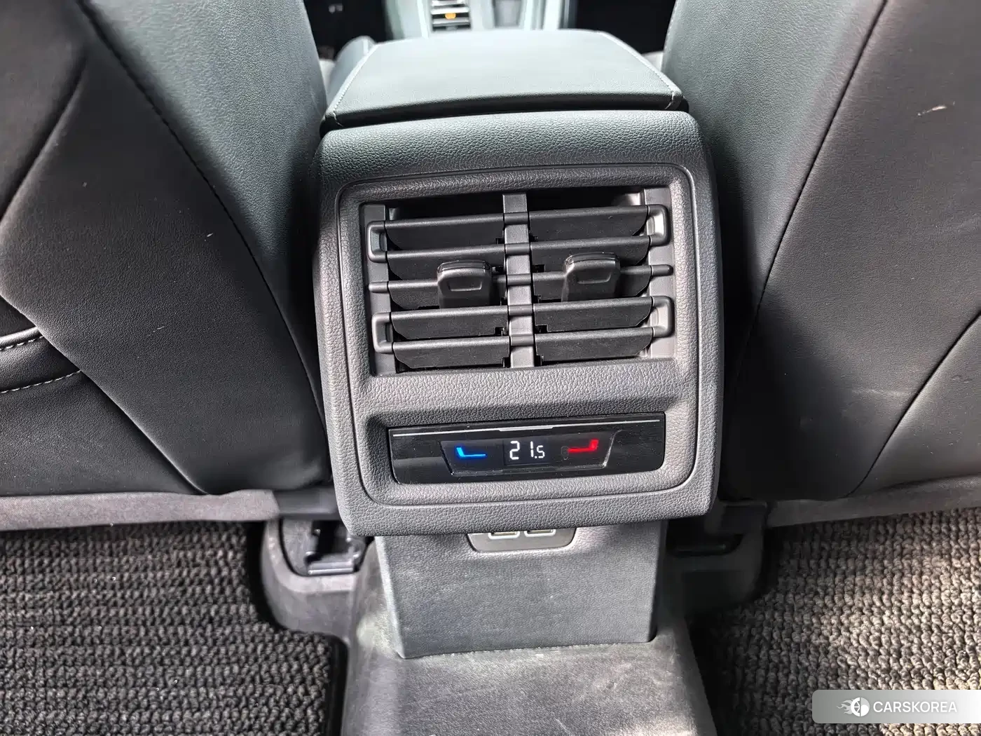 Volkswagen Golf 2023 Белый из Китая, фото 4