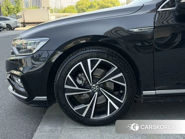 Volkswagen Magotan 2023 Черный из Китая, фото 4