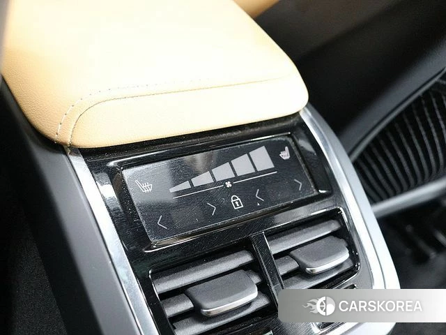 Volvo XC60 second Generation 2024 Белый из Кореи, фото 4
