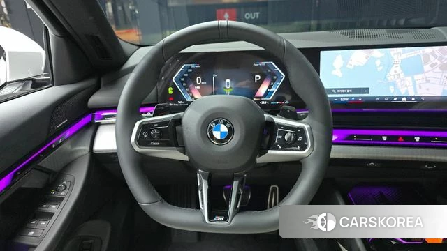 BMW 5 Series (G60) 2025 Белый из Кореи, фото 4