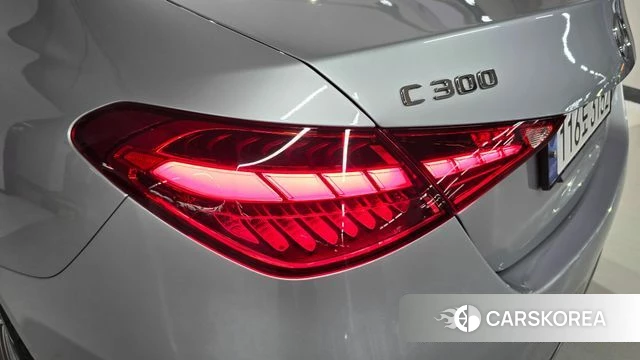 Mercedes-Benz C-Class W206 2023 Светло-серебряный цвет из Кореи, фото 4