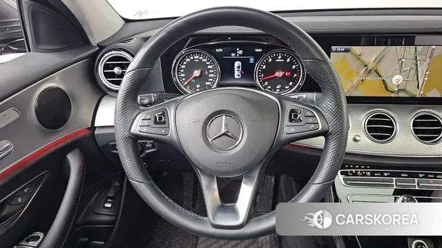 Mercedes-Benz E-Class W213 2018 Серый из Кореи, фото 4