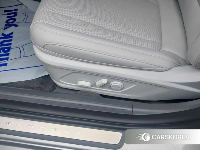 Hyundai Grandeur Hybrid (GN7) 2023 Серебристо-серый из Кореи, фото 4