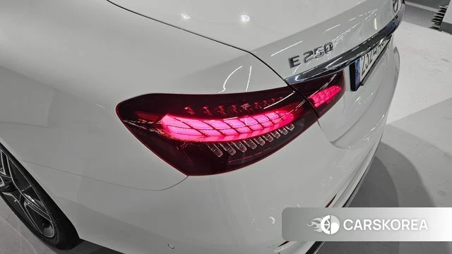 Mercedes-Benz E-Class W213 2023 Белый из Кореи, фото 4