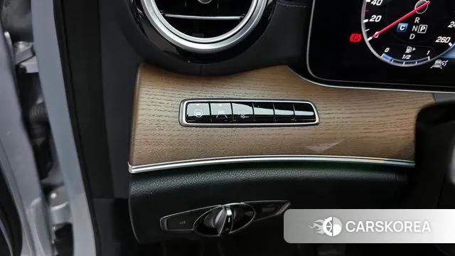 Mercedes-Benz E-Class W213 2020 Серебряный из Кореи, фото 4