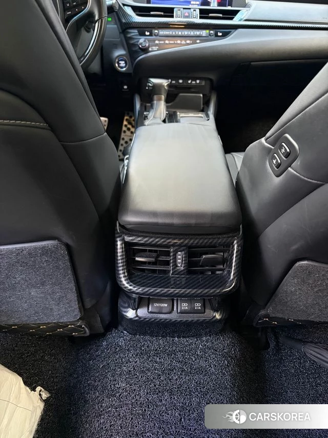 Lexus ES300h 7th generation 2019 Белый из Кореи, фото 4