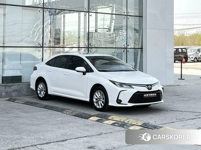 Toyota Corolla 2021 Белый из Китая, фото 4