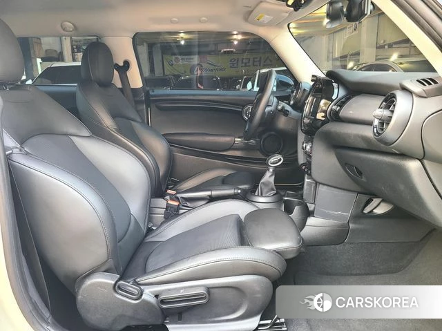 Mini Cooper 2019 Жемчужный цвет из Кореи, фото 4