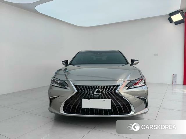 Lexus ES 2023 Серебристо-серый из Китая, фото 4