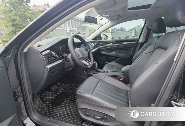 Volkswagen Passat 2022 Черный из Китая, фото 4