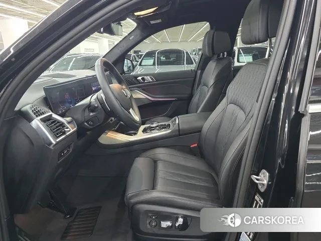 BMW X7 (G07) 2025 Черный из Кореи, фото 4