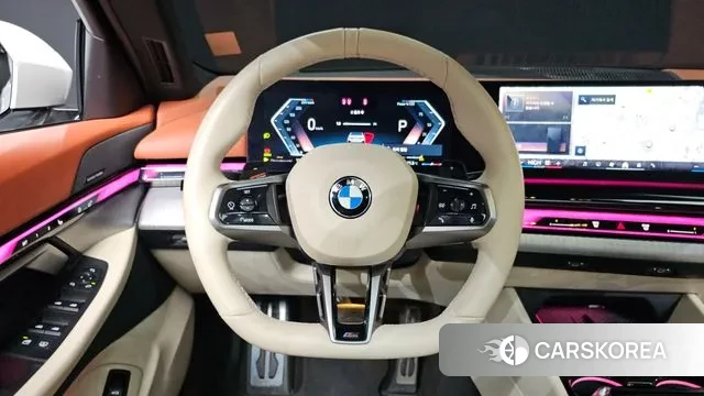 BMW 5 Series (G60) 2023 Белый из Кореи, фото 4