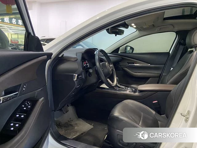 Mazda CX-30 2022 Белый из Китая, фото 4