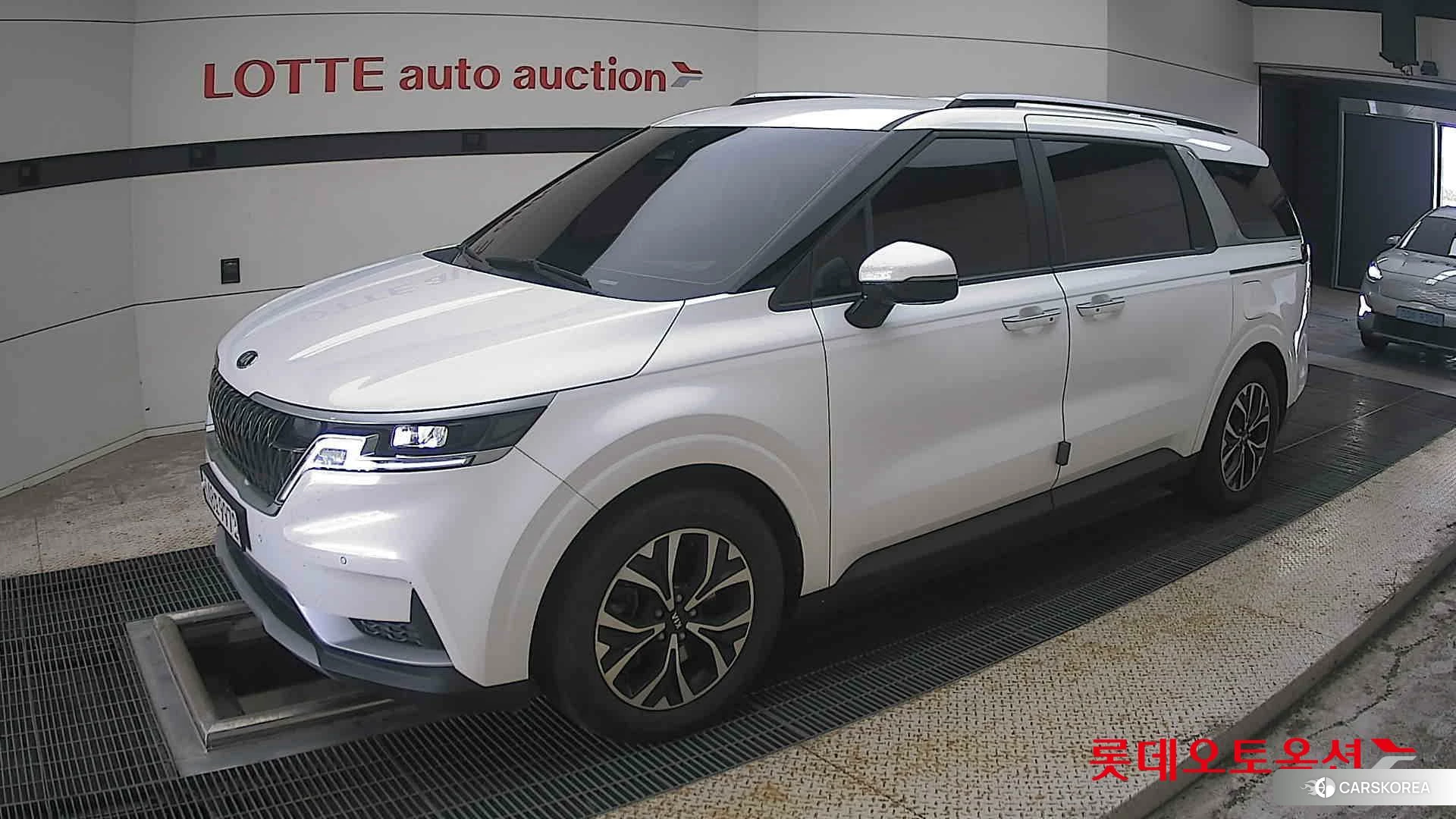Kia Carnival 2021 Snow White Pearl (optional) из Кореи, фото 4