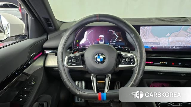 BMW 5 Series (G60) 2024 Белый из Кореи, фото 4