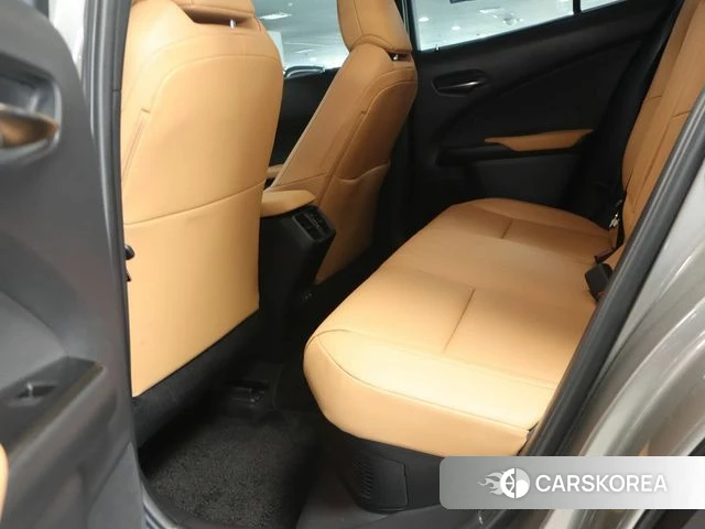 Lexus UX300h 2025 Песочный из Кореи, фото 4