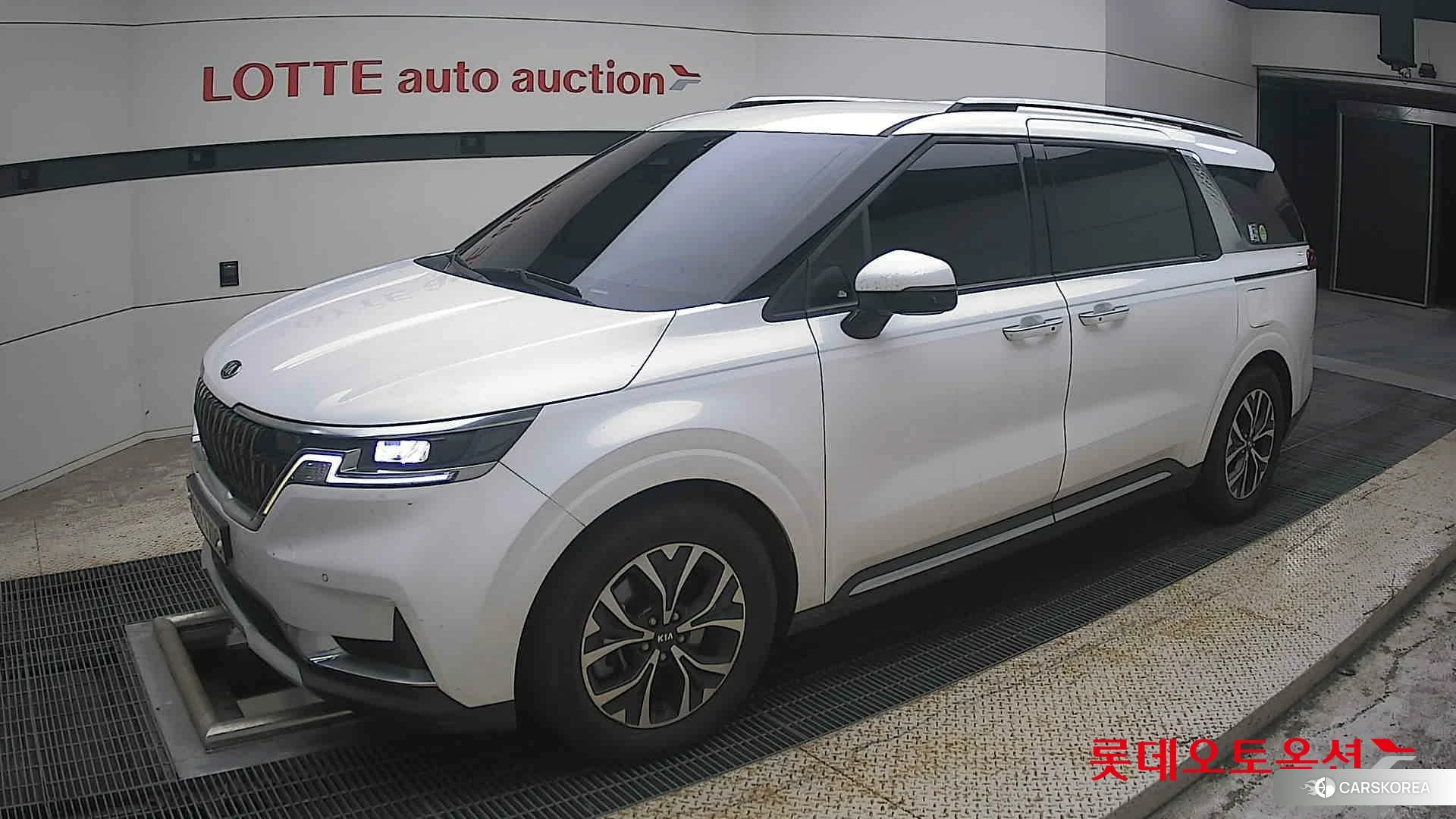 Kia Carnival 2021 Snow White Pearl (optional) из Кореи, фото 4