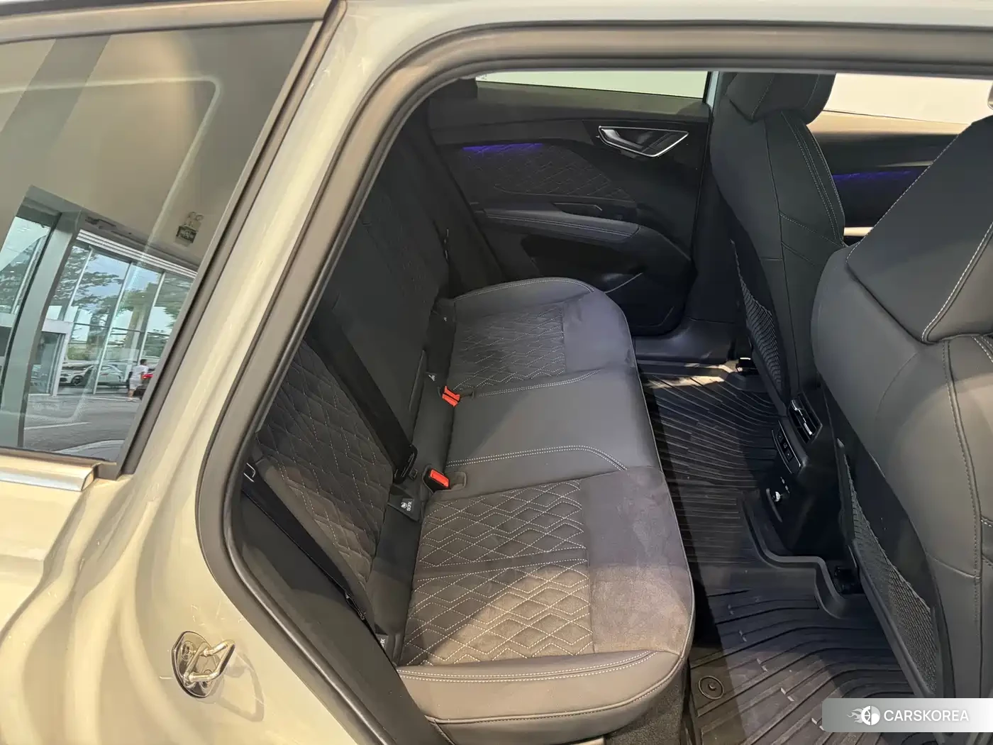 Audi Q4 e-tron 2023 Белый из Китая, фото 4