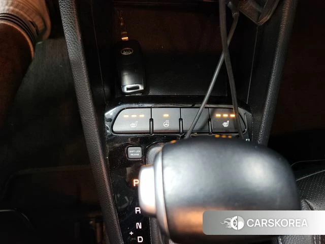 Kia Stonic 2018 Белый из Кореи, фото 4