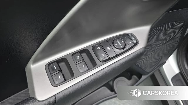 Kia Niro Plus 2022 Серебряный из Кореи, фото 4