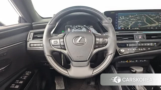 Lexus ES300h 7th generation 2025 Белый из Кореи, фото 4