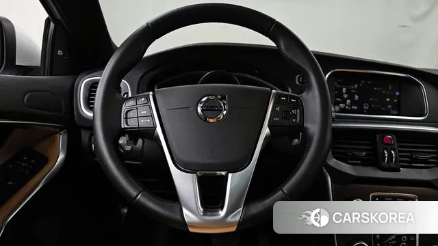 Volvo V40 2018 Белый из Кореи, фото 4