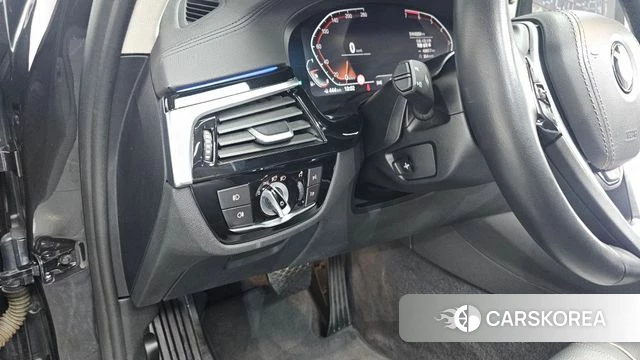 BMW 5 Series (G30) 2020 Серый из Кореи, фото 4