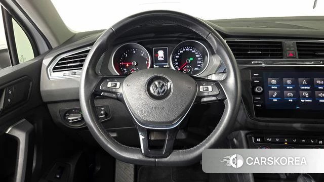 Volkswagen Tiguan second Generation 2019 Белый из Кореи, фото 4
