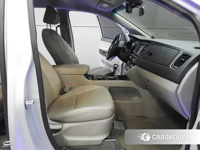 Kia The New Carnival 2019 Серебряный из Кореи, фото 4