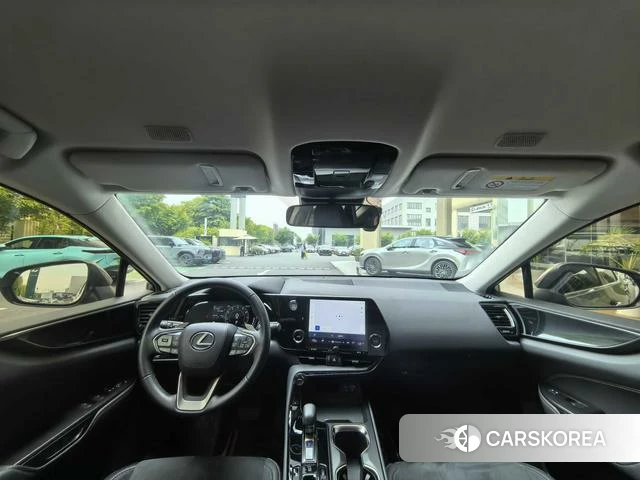 Lexus NX 2025 Серебристо-серый из Китая, фото 4