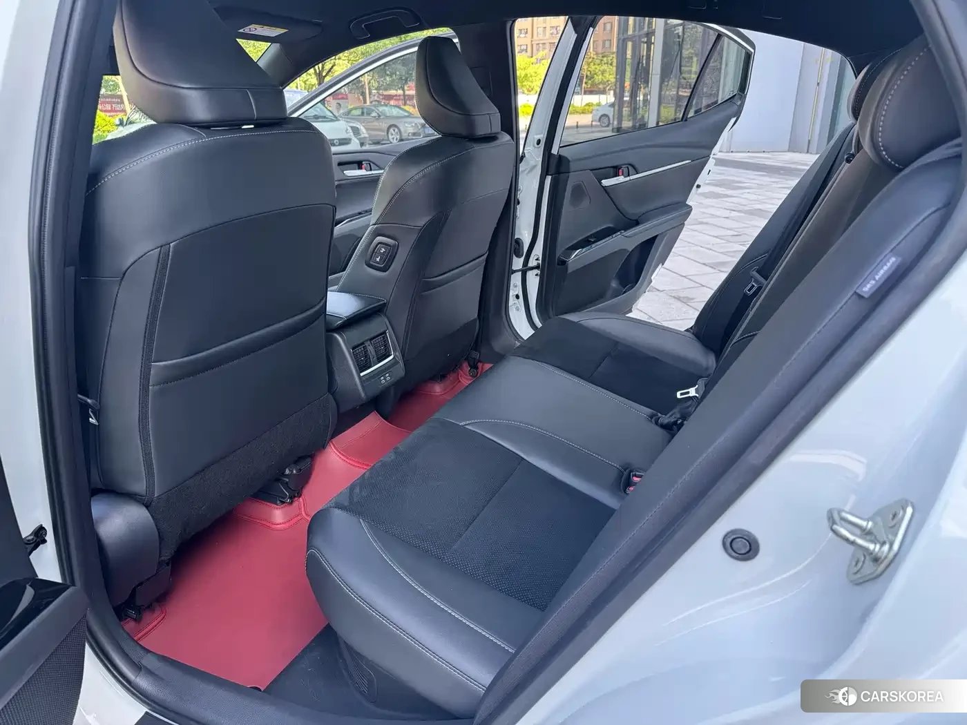 Toyota Camry 2024 Белый из Китая, фото 4