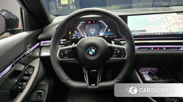 BMW 5 Series (G60) 2025 Черный из Кореи, фото 4