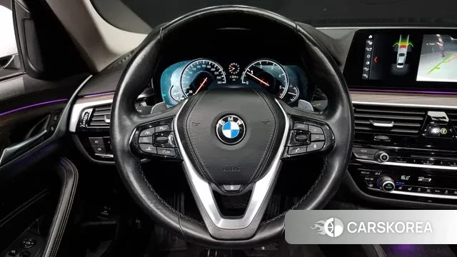 BMW 5 Series (G30) 2018 Белый из Кореи, фото 4