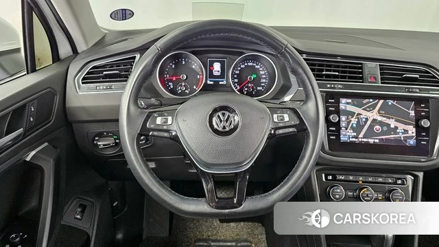 Volkswagen Tiguan second Generation 2019 Белый из Кореи, фото 4
