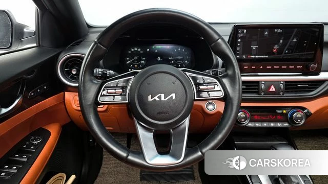 Kia The New K3 2nd generation 2021 Белый из Кореи, фото 4